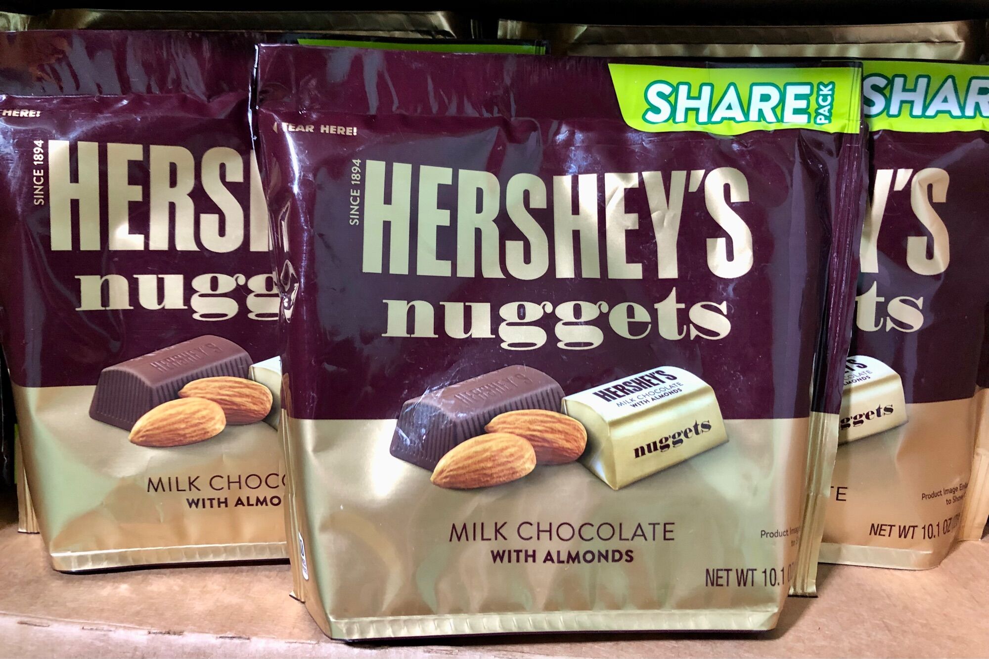 Chocolate Hershey’S Nuggets Milk Chocolate With Almonds 286Gr Của Mỹ