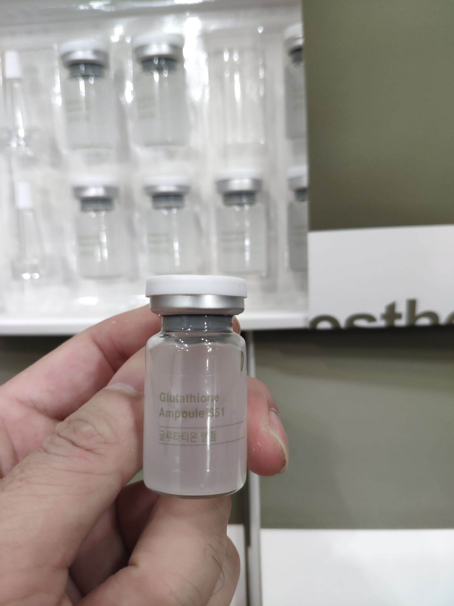 Tinh chất serum tế bào gốc truyền trắng esthemax