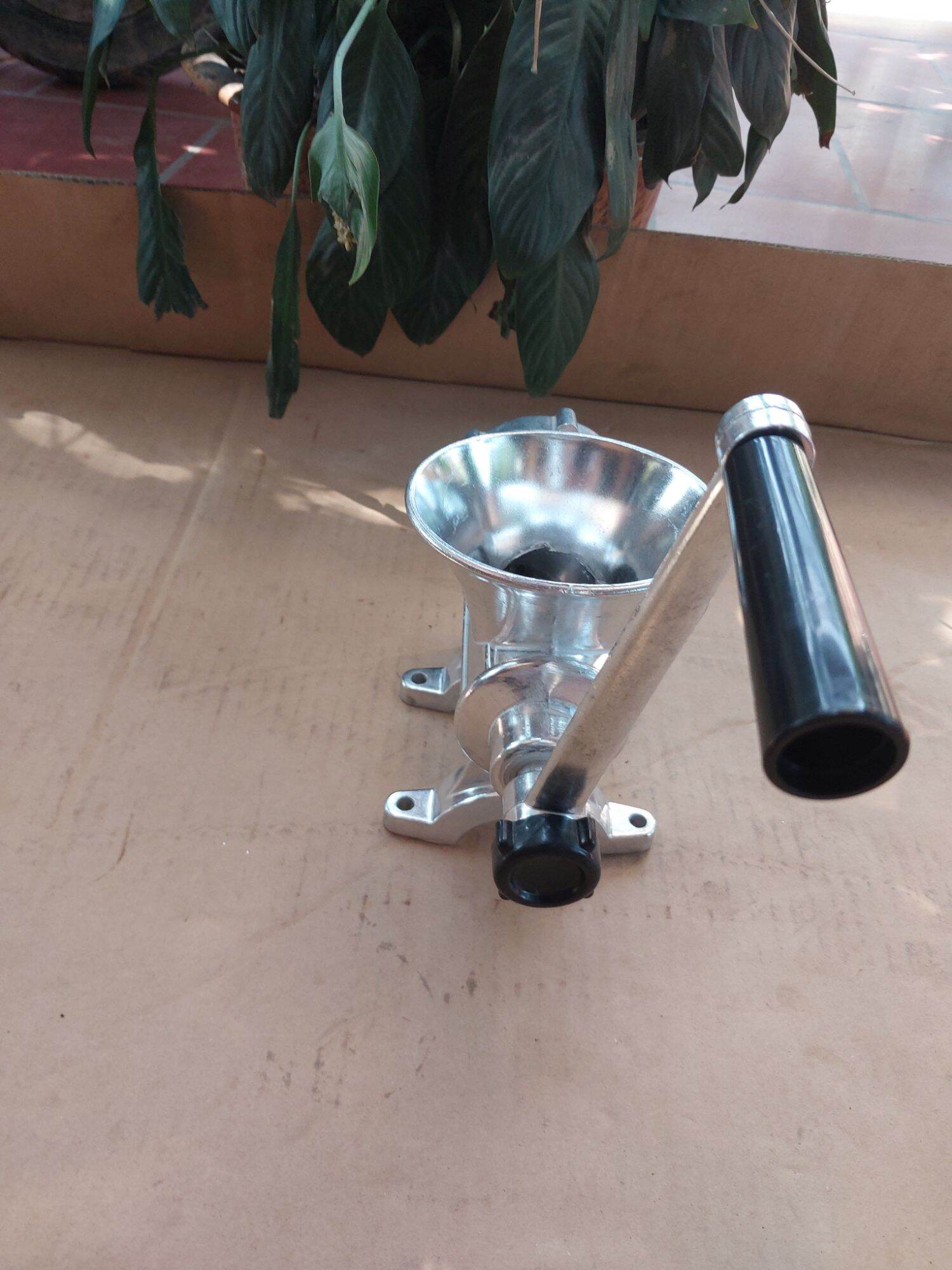 Máy xay thịt quay tay bằng nhôm ( Máy 12 )
