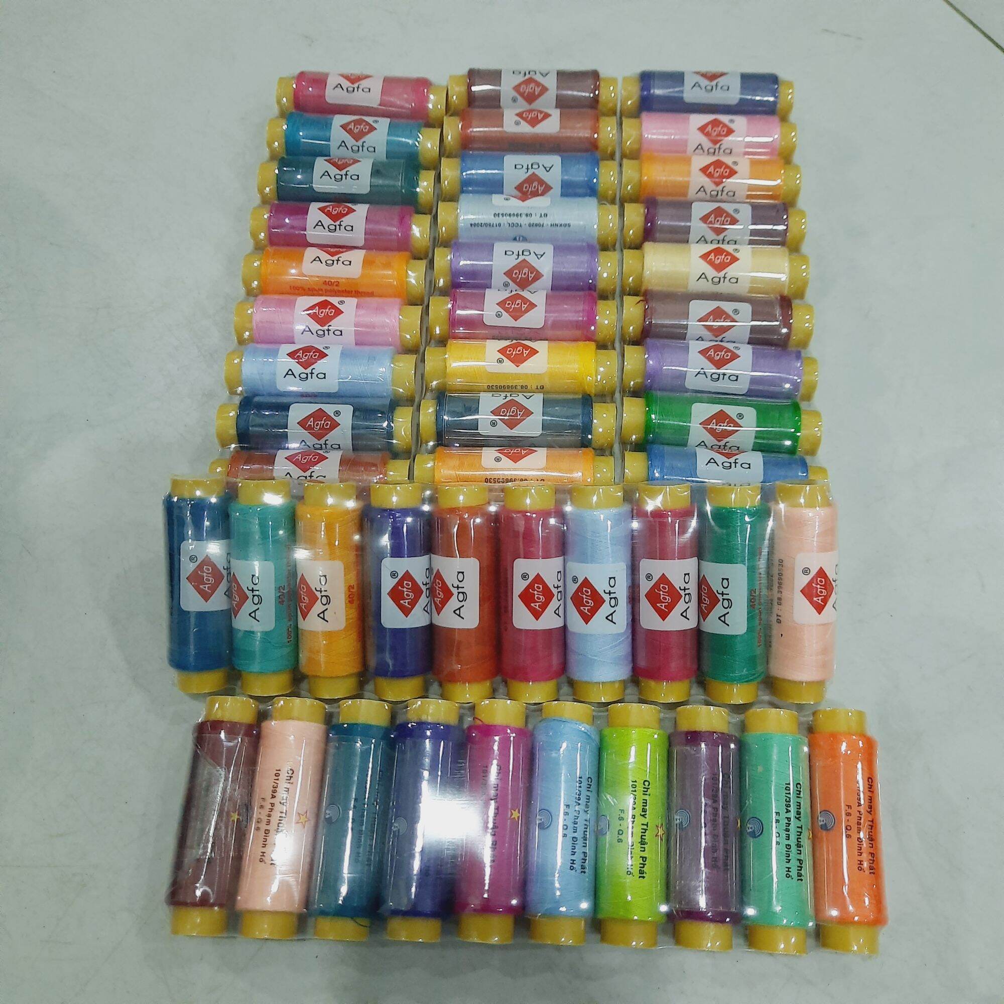 Lốc 10 cuộn chỉ màu loại nhỏ