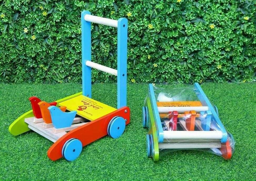 Xe gà tập đi cho bé