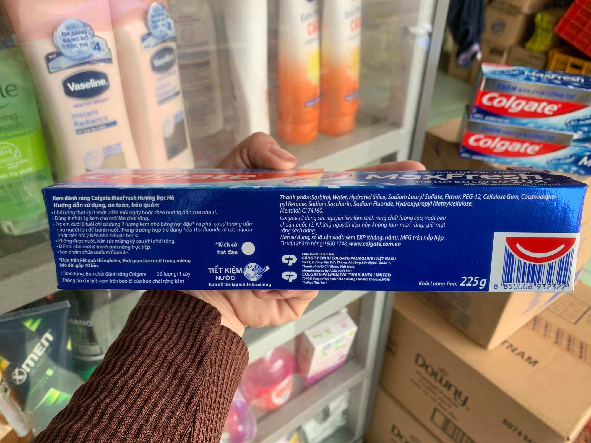 Combo 3 kem đánh răng Colgate maxfesh 225g tặng bàn chải