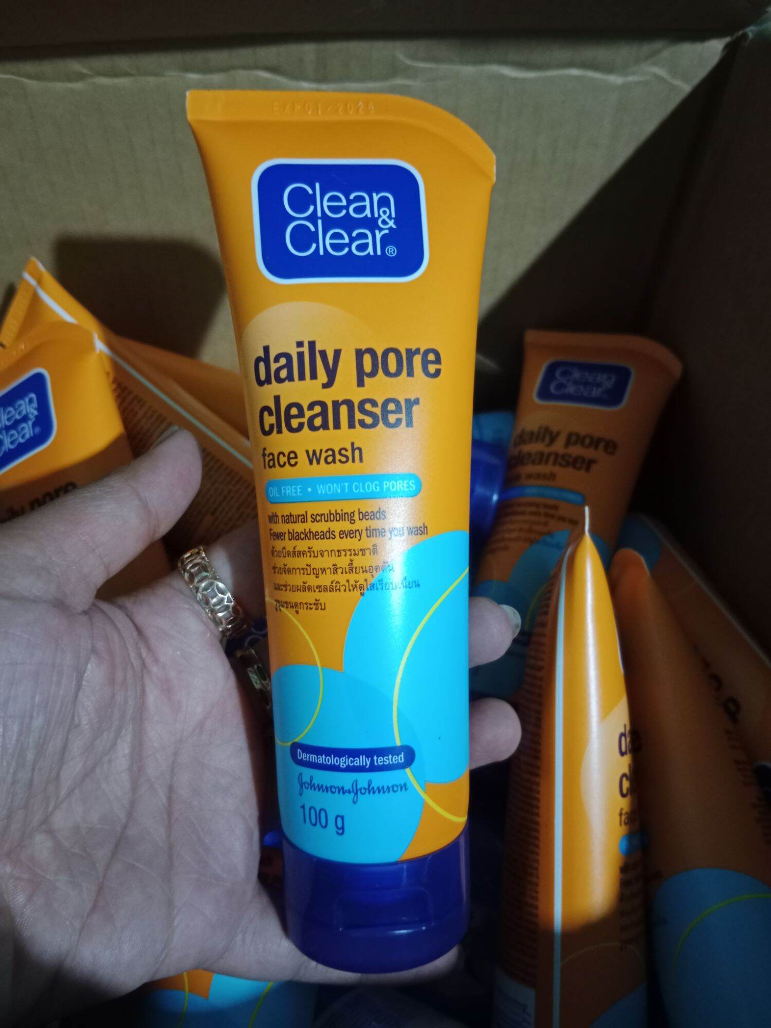 Sữa rửa mặt Có Hạt/Không hạt chống nhờn Clean clear 100g