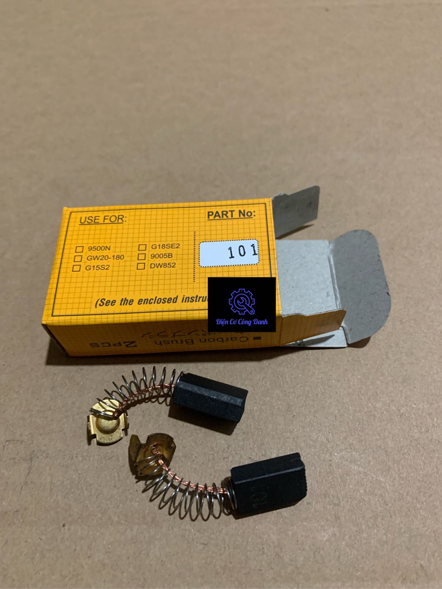 1 cặp chổi than NB 101 chính hãng lắp máy tời các loại