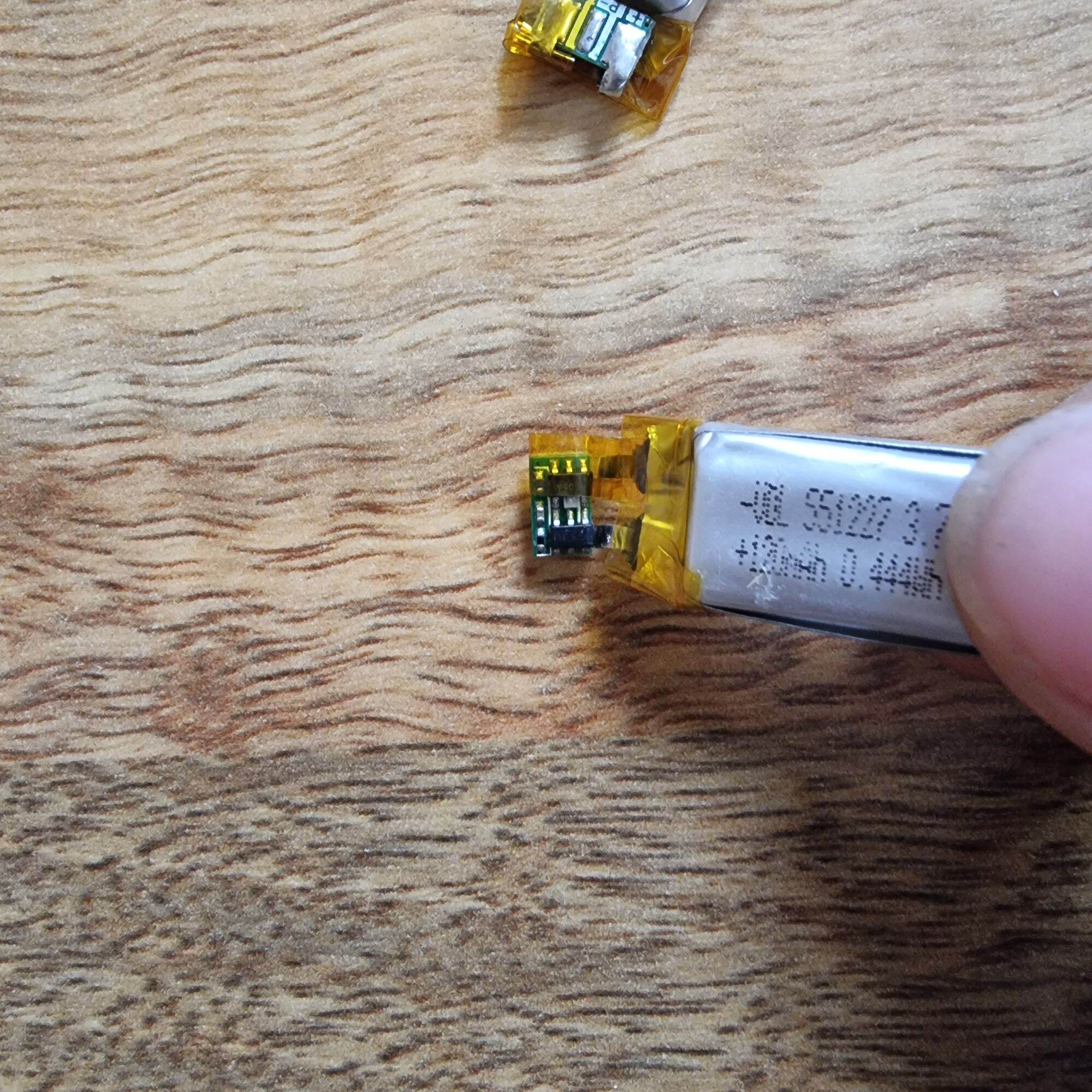 Pin Lithium Polymer 551227 có mạch bảo vệ / 3.7v  120mah (mới tồn kho)