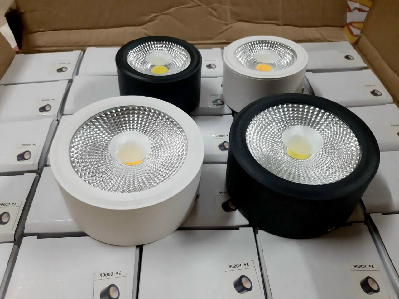 Đèn led ống bơ lắp nổi trần12w 3 màu