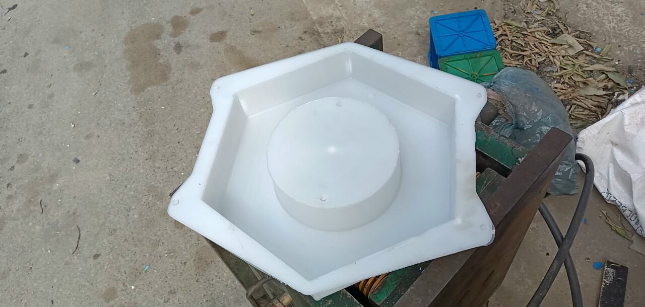 khuôn  chồng  cỏ  kt 40/40/6cm