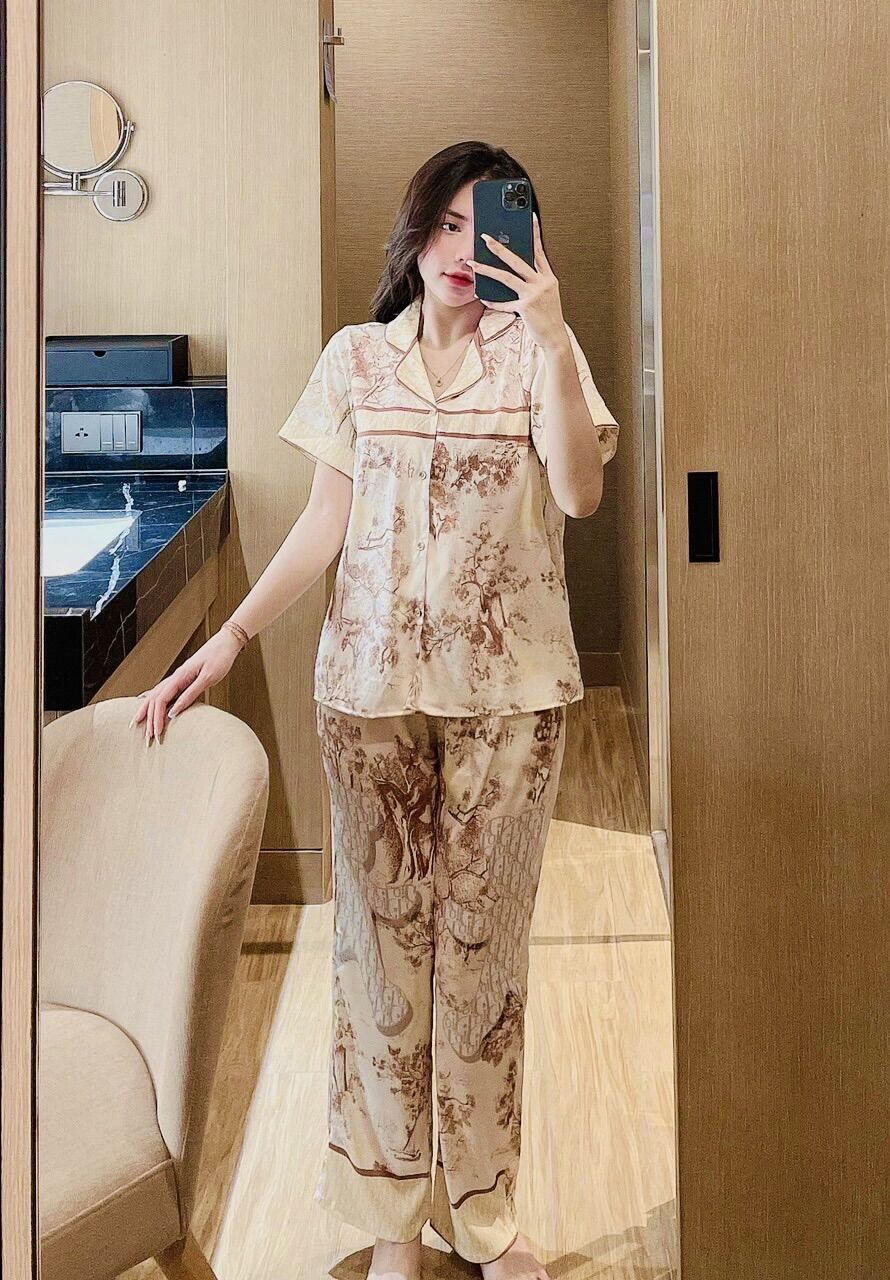 Bộ Mặc Nhà Pỵama Tay Ngắn Lụa Thiết Kế QCCC Mẫu Hot