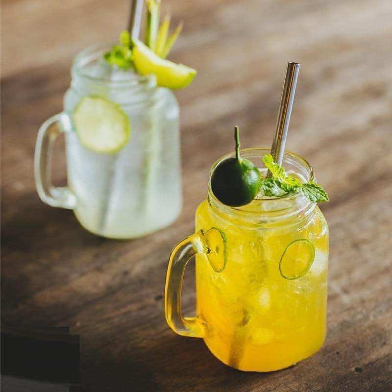 Ly thuỷ tinh quai trà sữa nắp lỗ