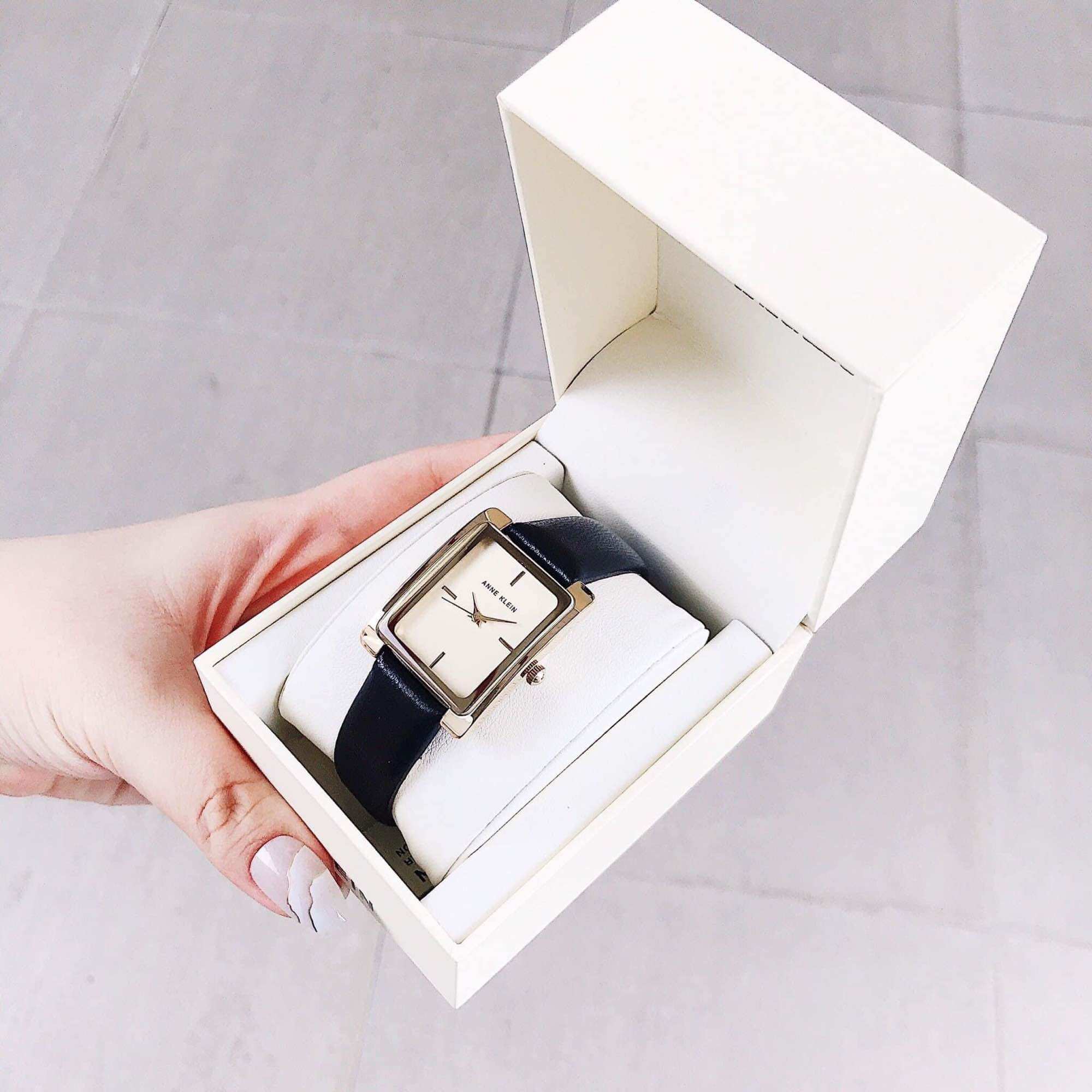 Đồng hồ nữ Anne Klein dây da, size 35x28mm