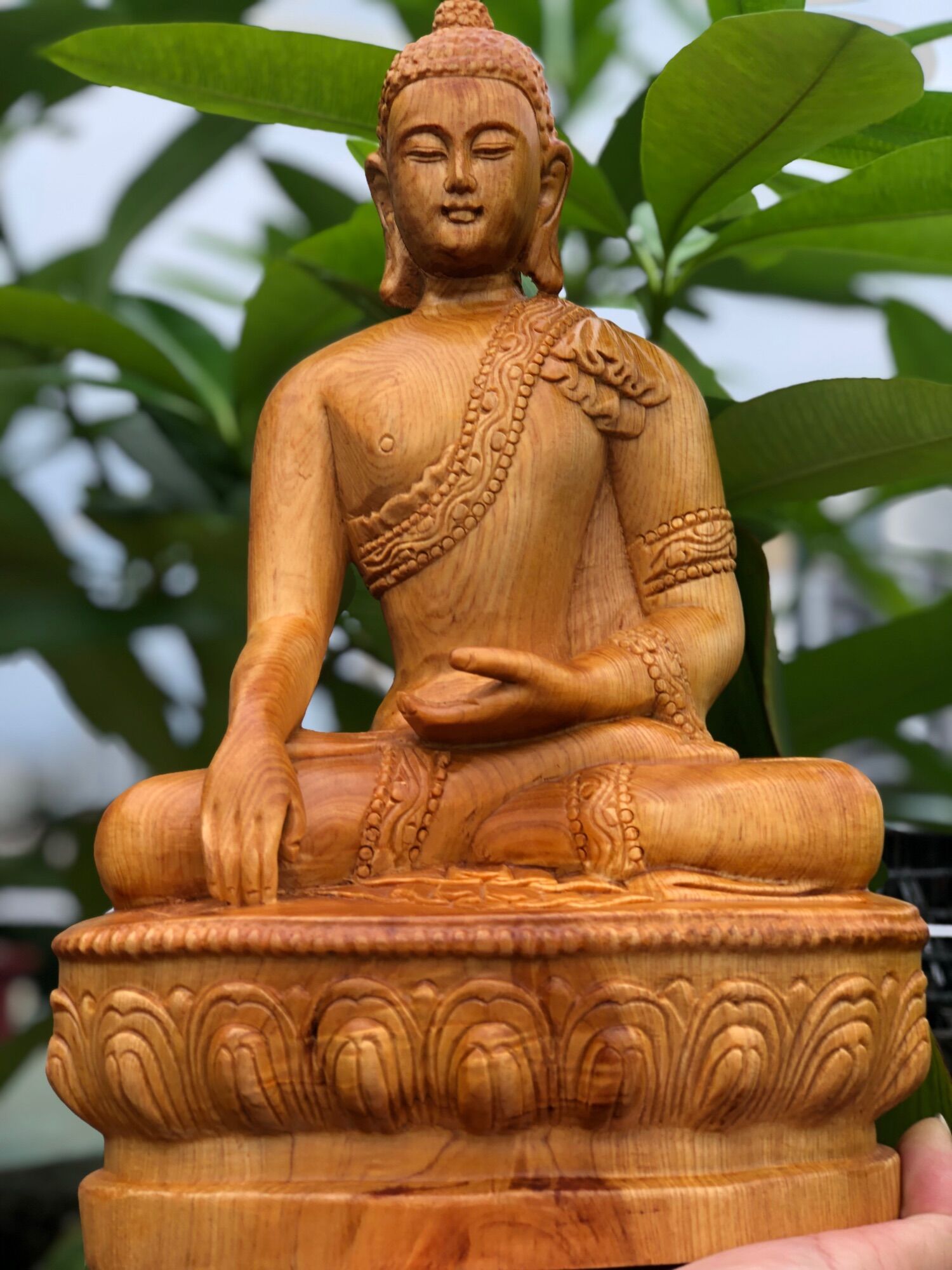 Tượng Phật Thích Ca Gỗ Pơ Mu
