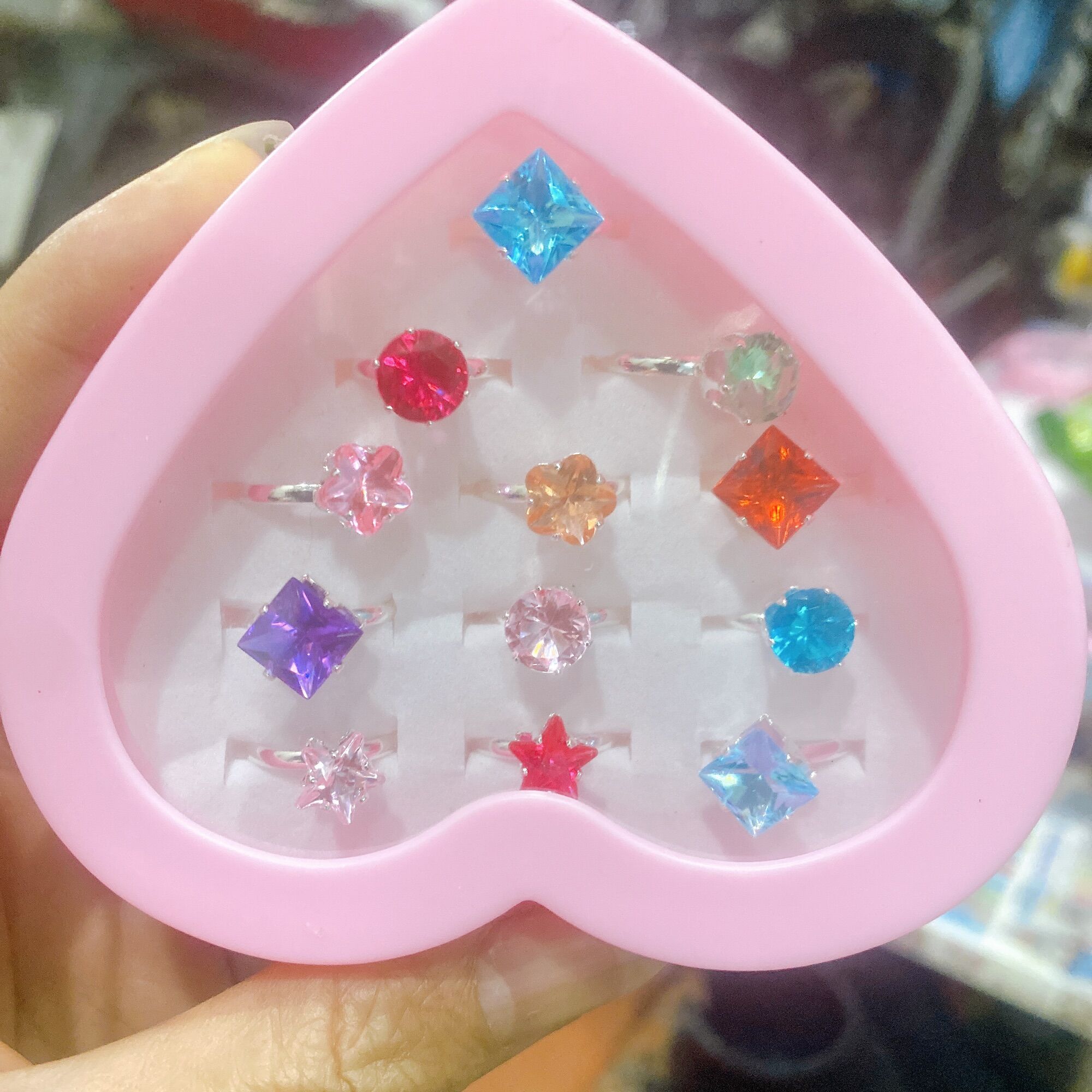 Hộp 12 chiếc nhẫn đính đá siêu xinh cho bé