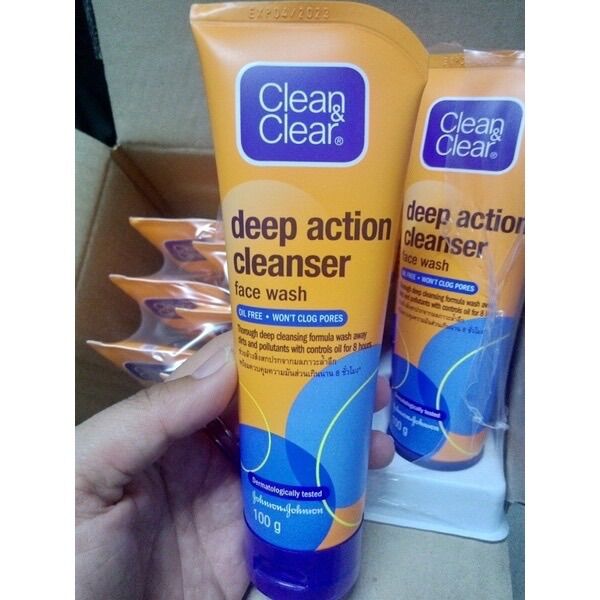 Sữa rửa mặt chống nhờn Clean and Clear 100g