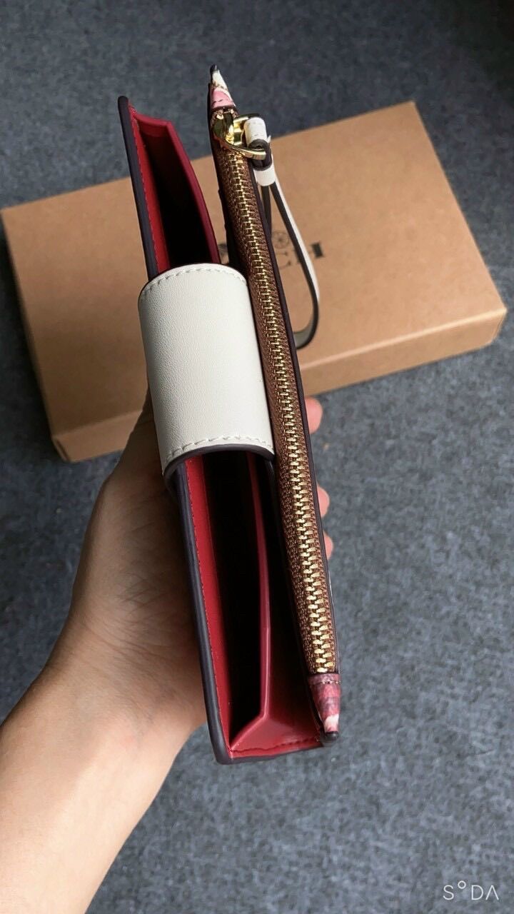 Ví Coach nữ hoa nhí xinh xắn