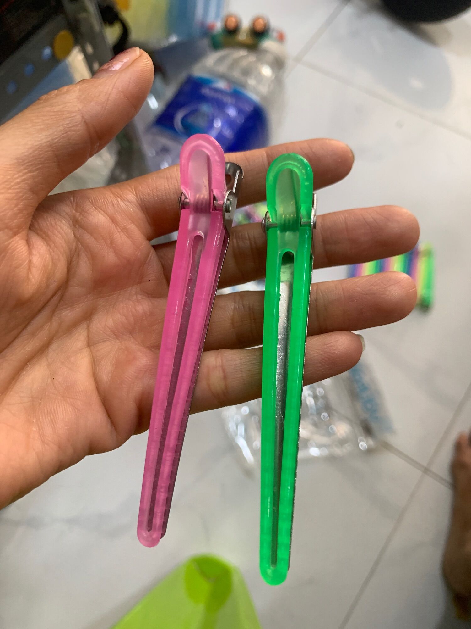 Kẹp mỏ vịt nhựa chia xước tóc vỉ 12 cái giá rẻ siêu đẹp bền
