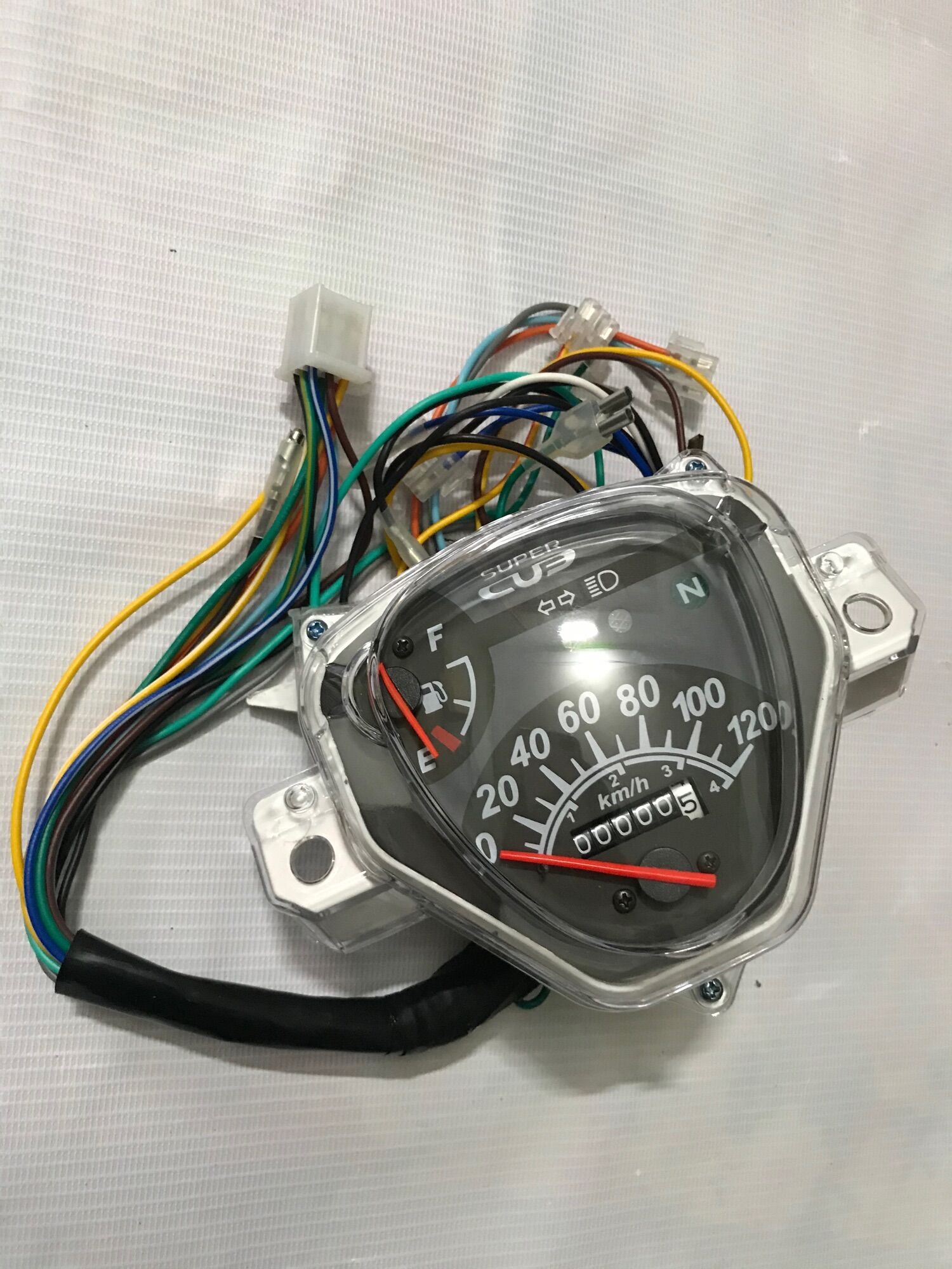 Đồng hồ cúp đời mới học sinh