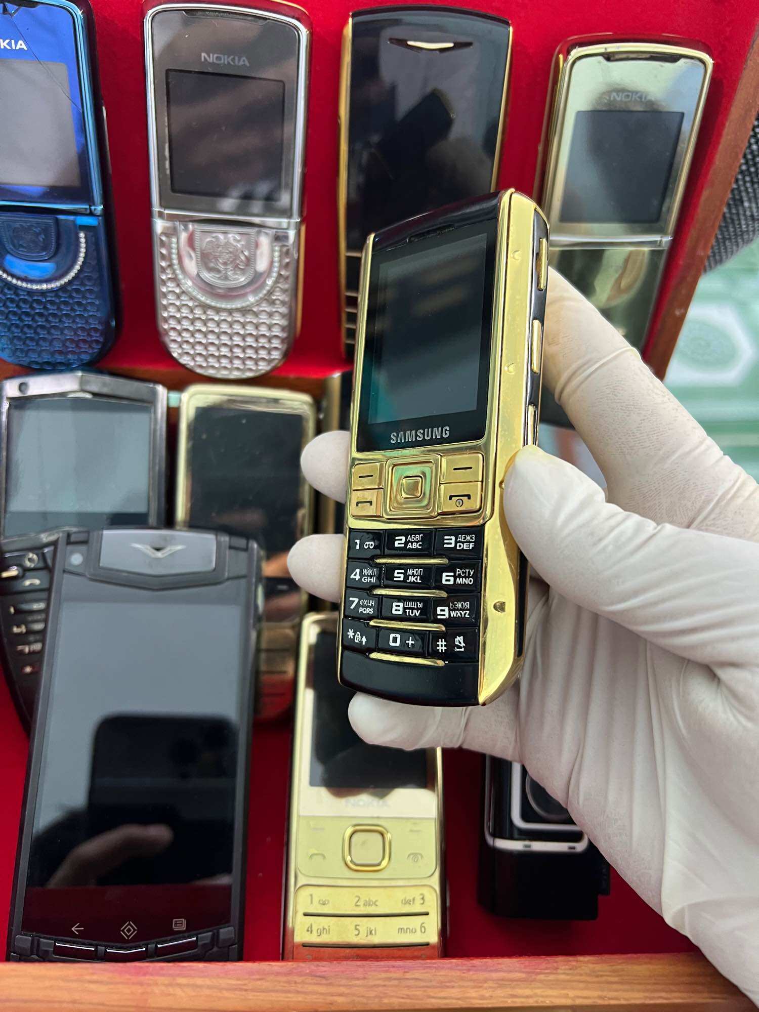 Samsung sgo ( s9402 )