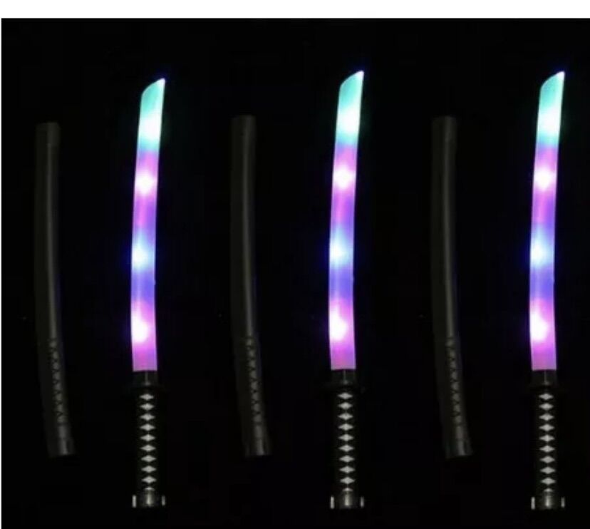 Kiếm phát sáng katana 2022
