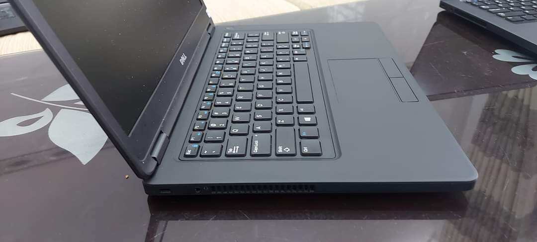 Laptop Dell Latitude E7270 Intel Core i5, Ram 8, SSD 256, Full HD