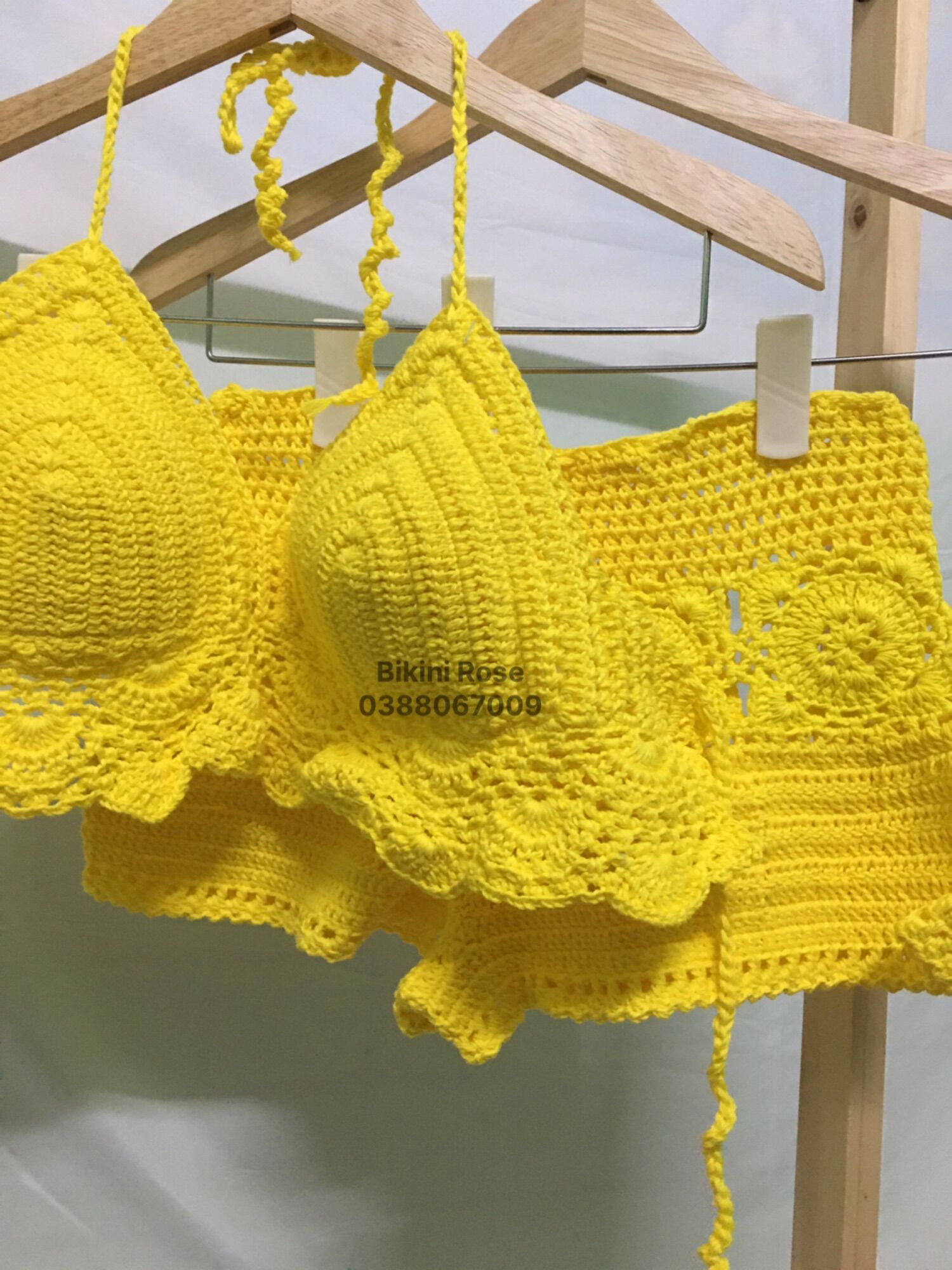 Sét bikini len móc khách đặt