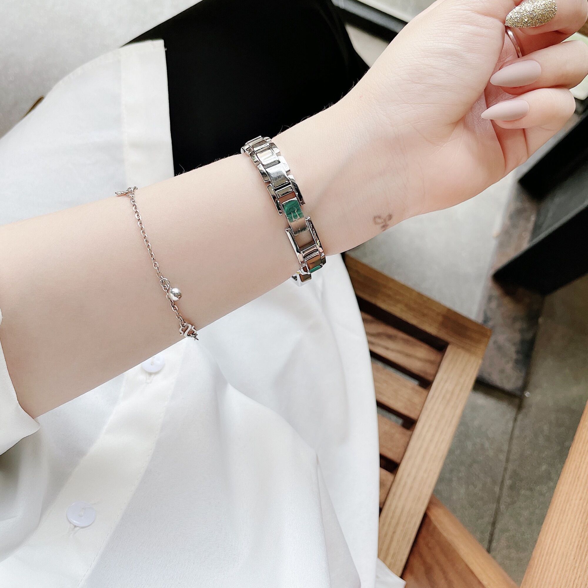 Đồng hồ nữ Bulova, size 20x15mm