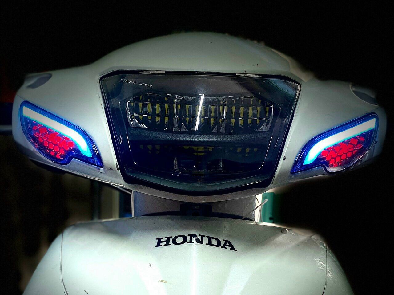 Đèn Led Xi Nhan Audi Wave A