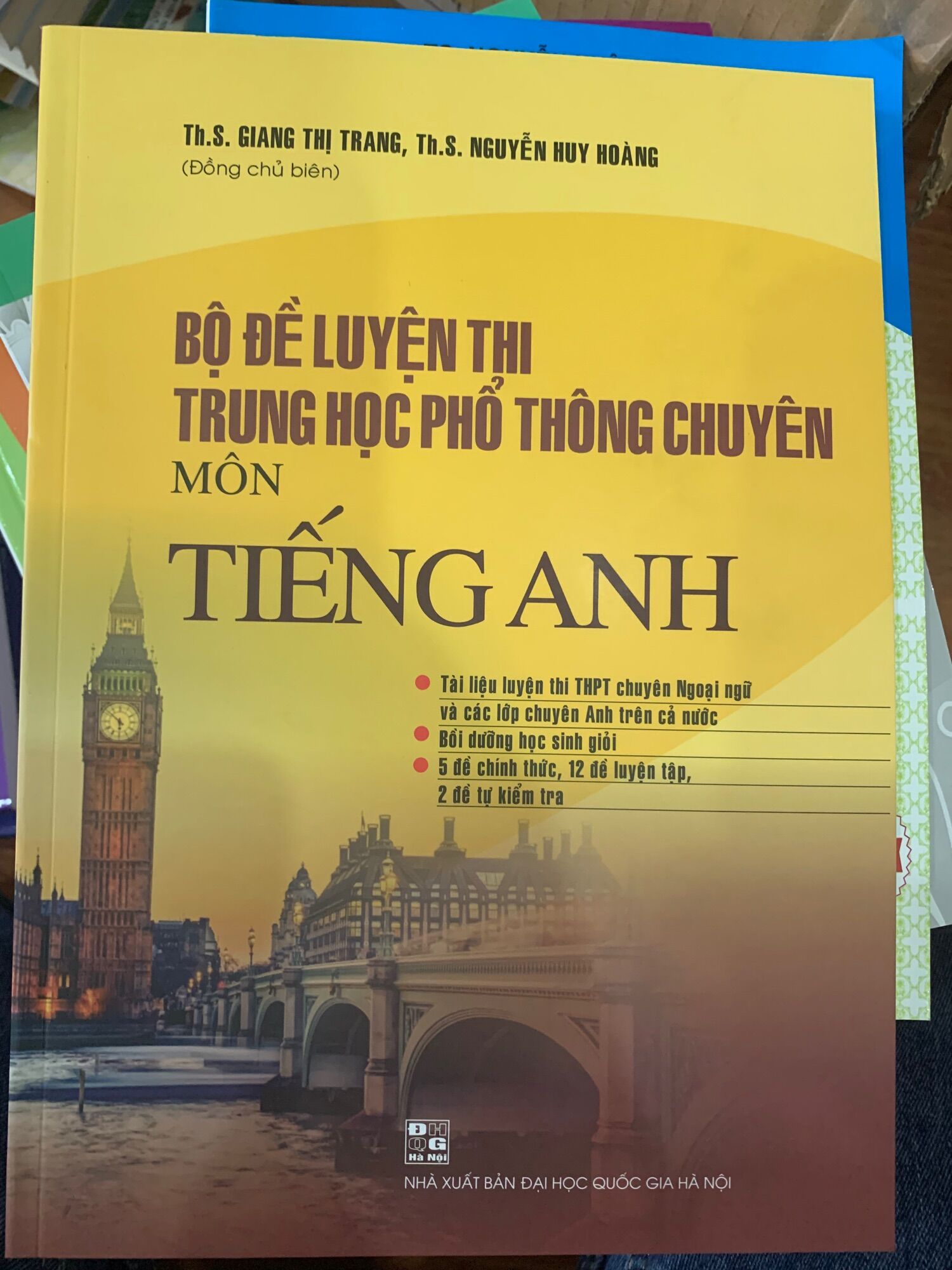 Bộ đề luyện thi thpt chuyên môn tiếng anh