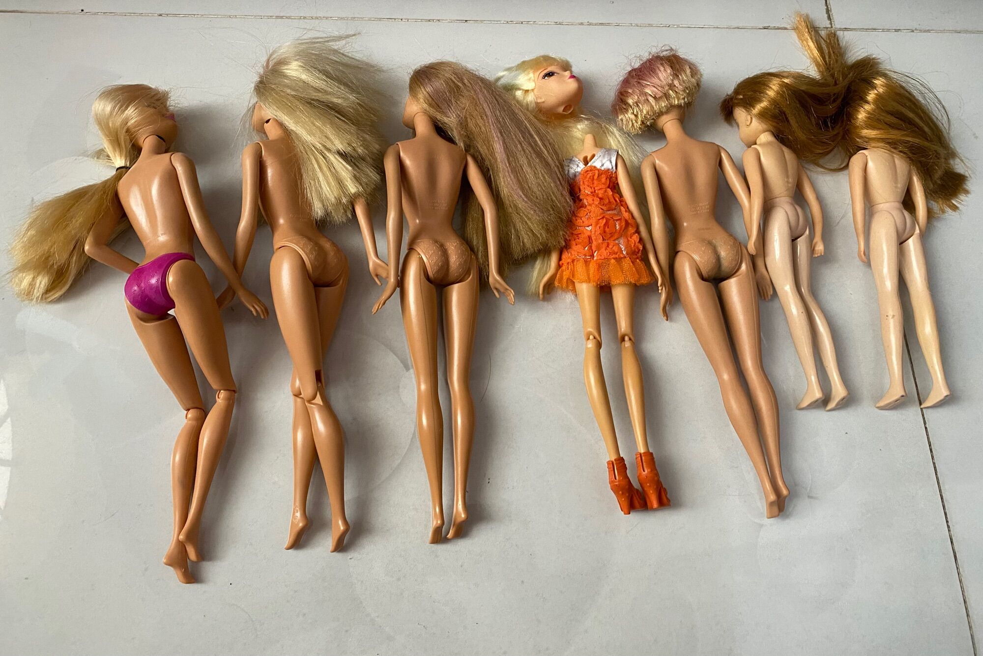 Búp bê Barbie chính hãng thanh lí