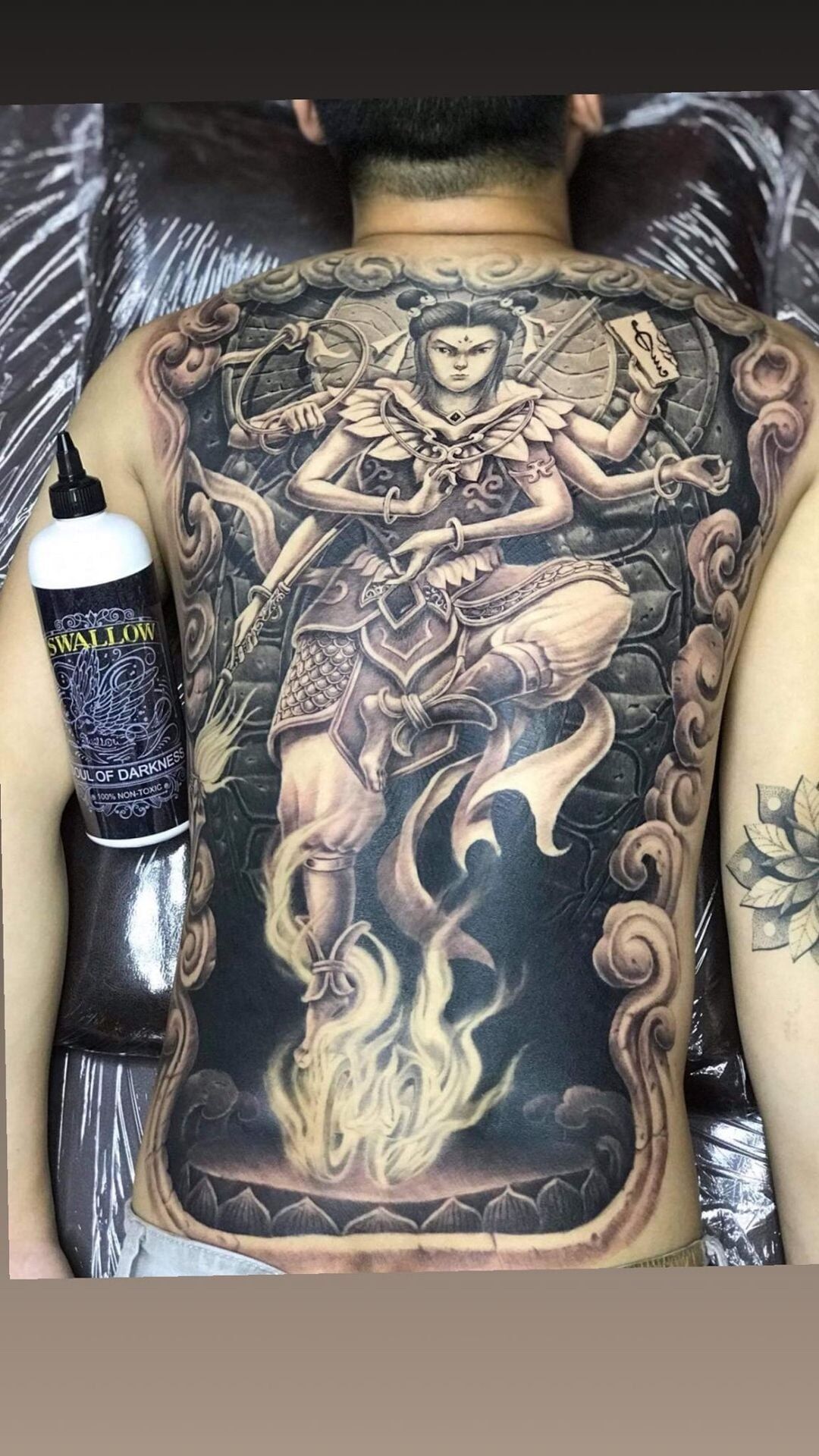 Nước pha trắng đen swallow chiết 4oz xăm tattoo