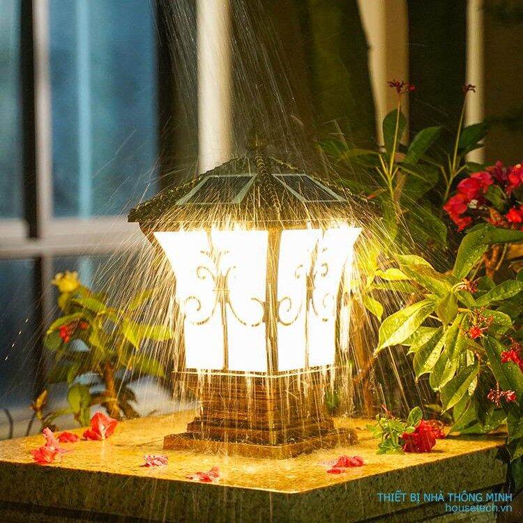 Ảnh thật - Đèn trụ cổng 4 mái năng lượng mặt trời cao cấp COT 019; đèn tường hợp kim nhôm năng lượng mặt trời, đèn cổng cao cấp