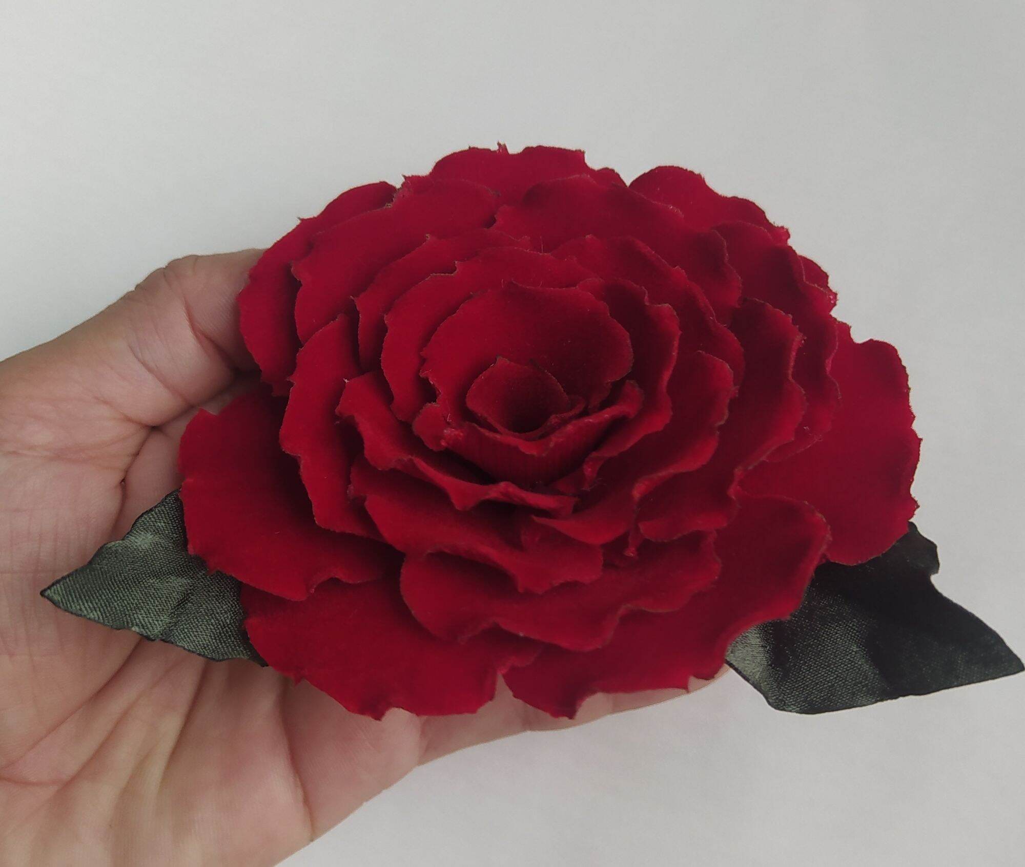 Hoa cài áo Canto handmade màu đỏ