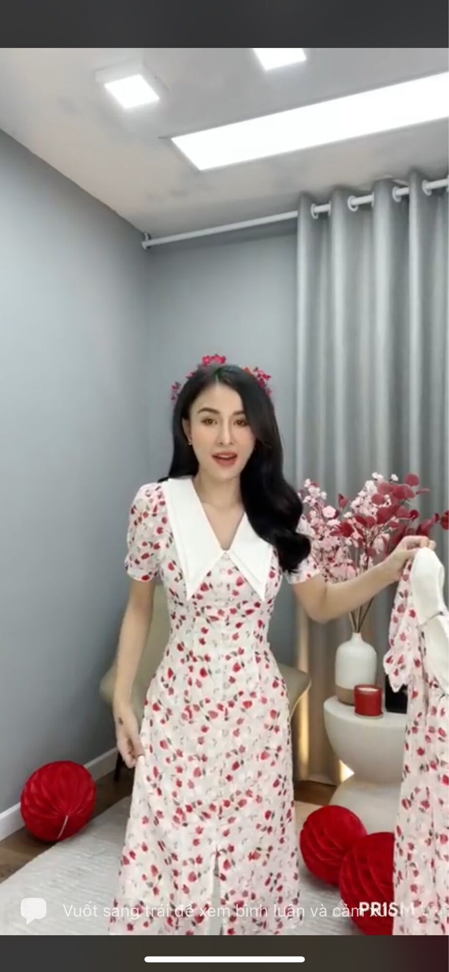 Đầm hoa đỏ cổ Trắng