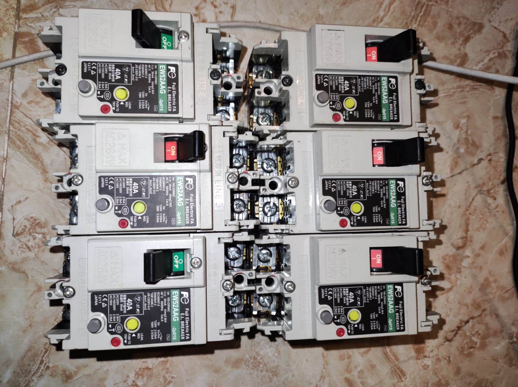 Elcb ,rcbo, elb , át chống giật 40a Fuji japan hàng cài 3nút vip