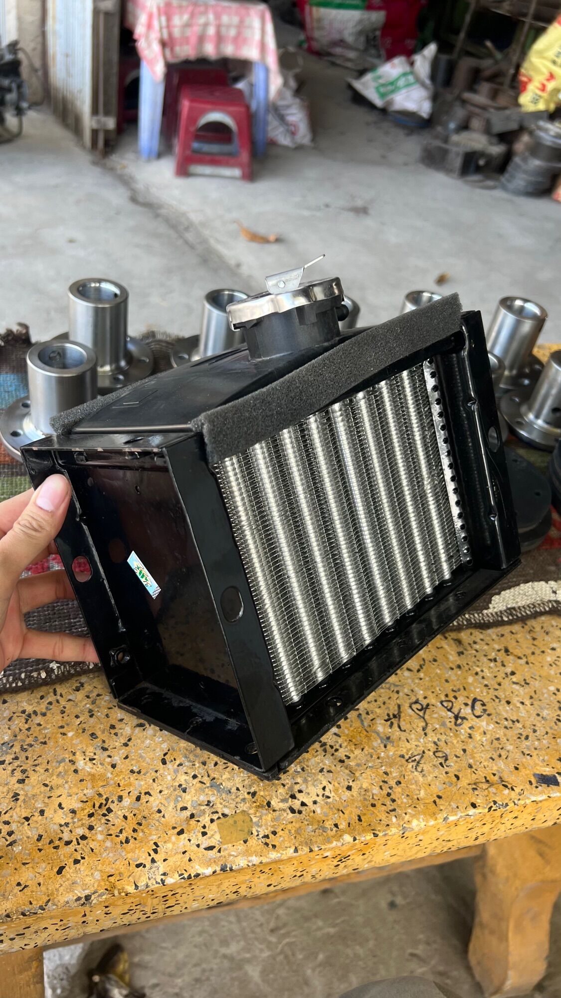 Két nước D8 nhôm