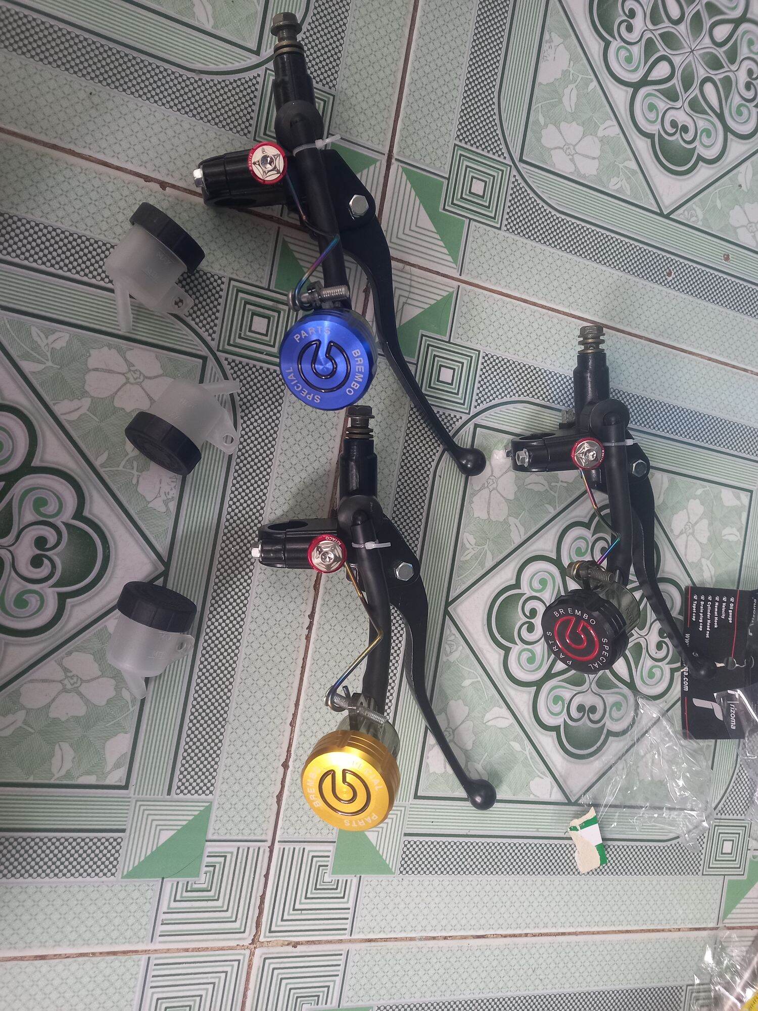 Combo tay thắng bình dầu rời lun ốc pas tặng lun bình dầu nhựa gắn tắt cả dòng xe máy