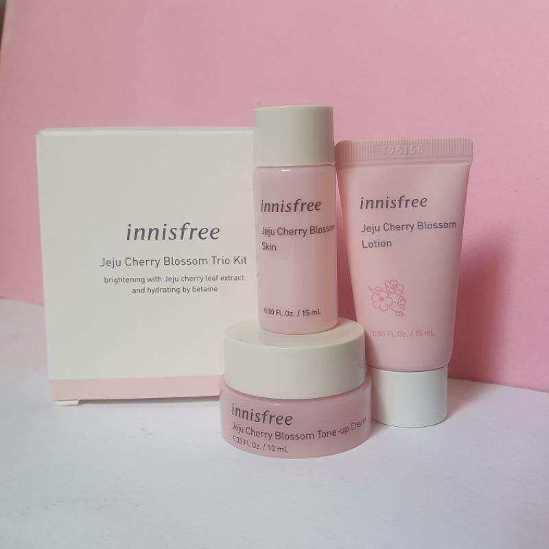 BỘ SẢN PHẨM DƯỠNG ẨM SÁNG DA MINI INNISFREE JEJU CHERRY BLOSSOM