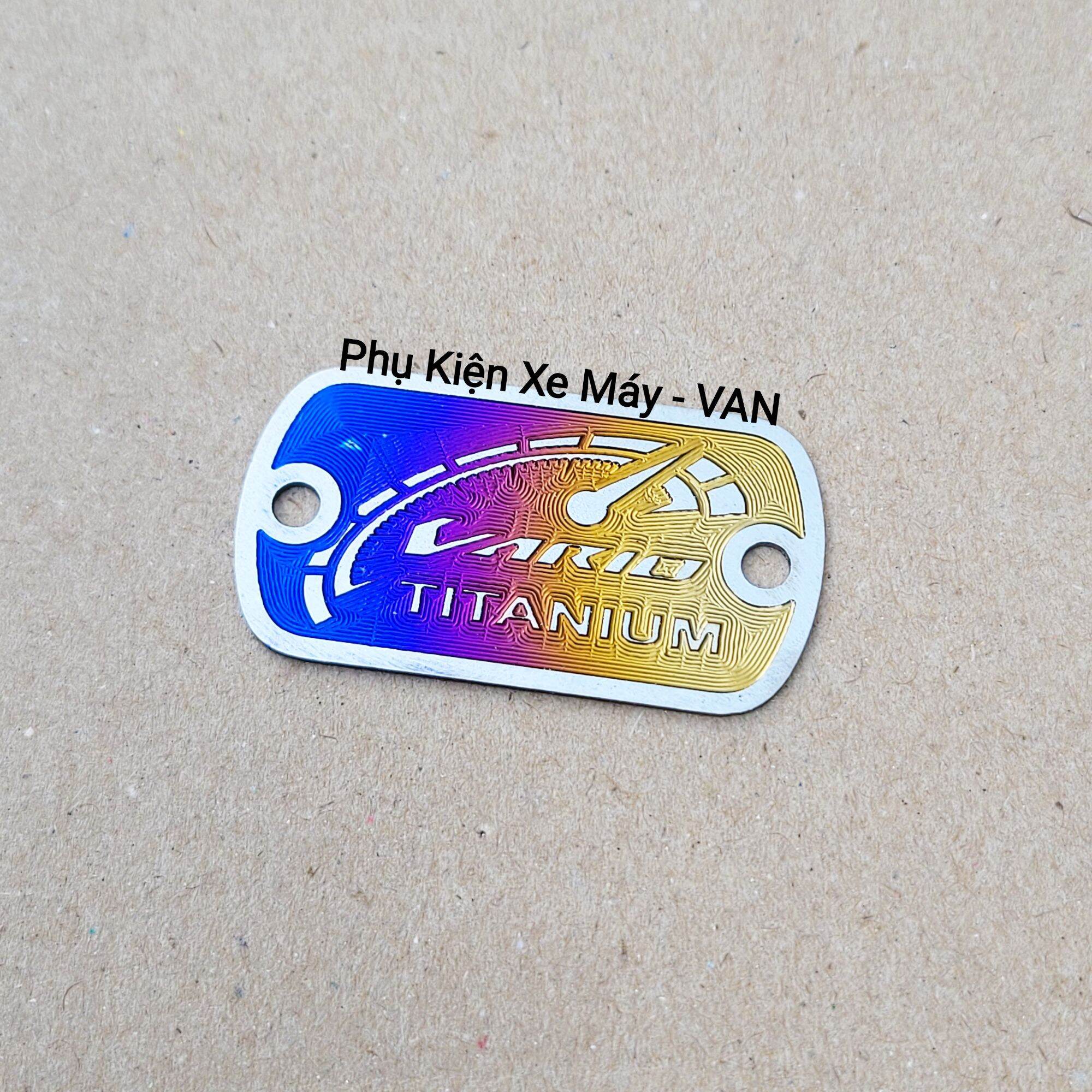 Ốp Nắp Dầu Xe VARIO Titan