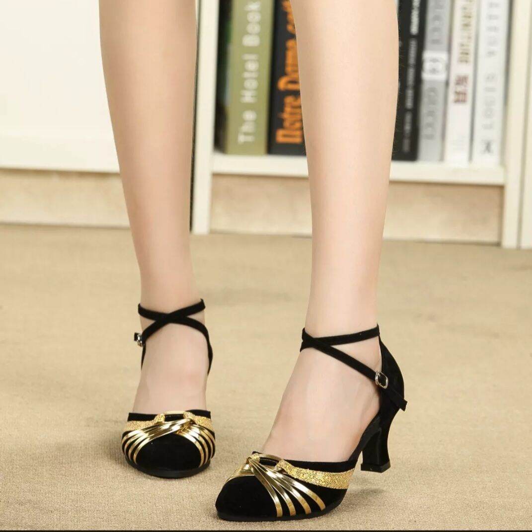 Giày khiêu vũ latin bít mũi đế mềm êm chân