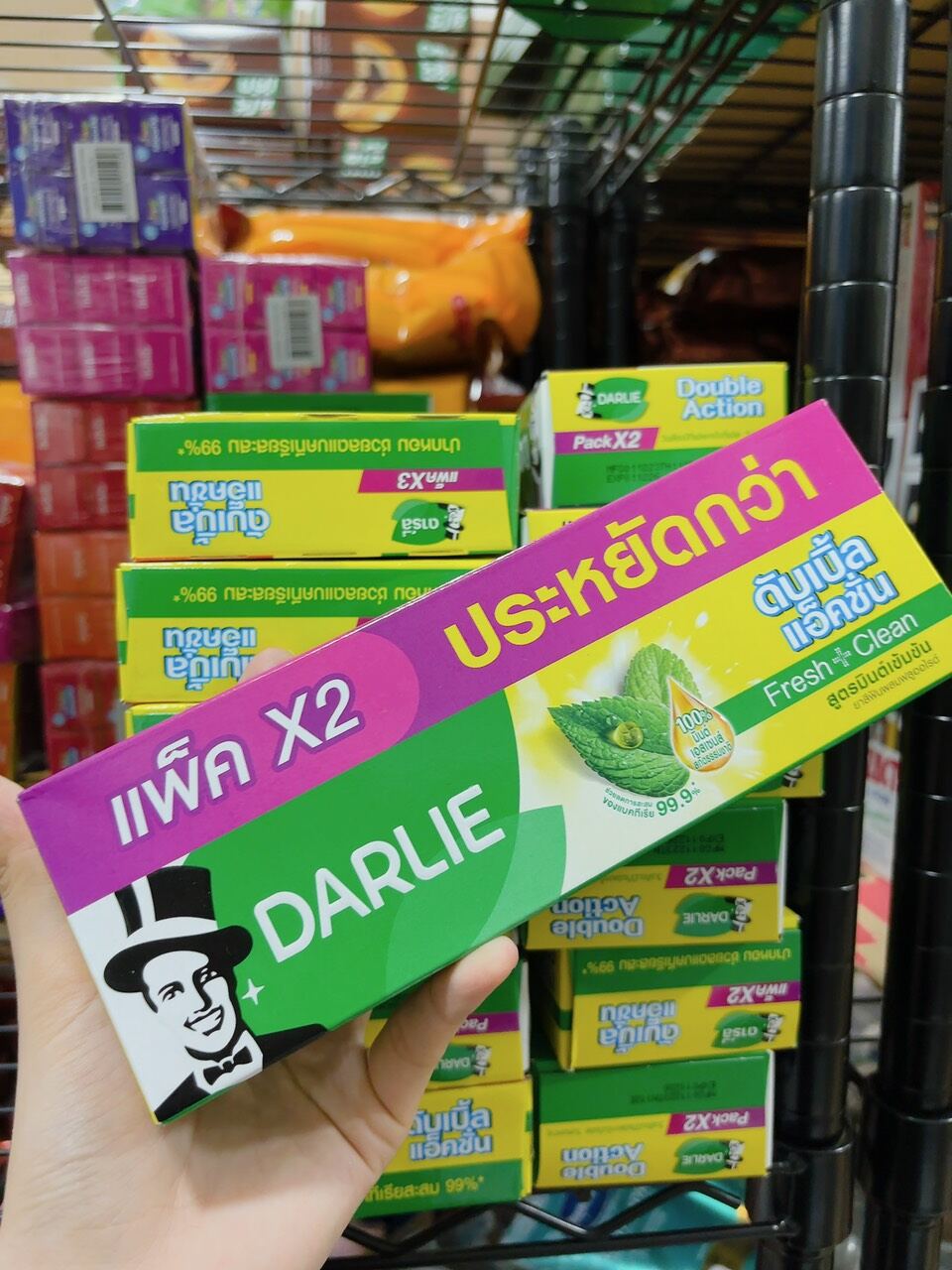 Hộp 2 kem đánh răng darlie thái lan
