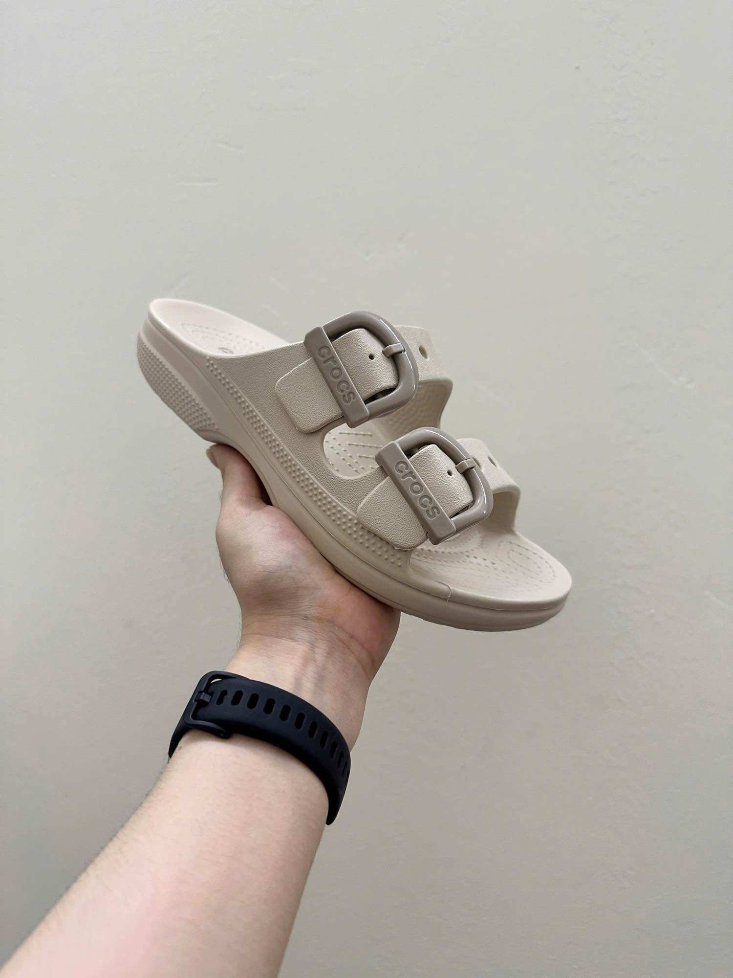 ( Xả kho ) Dép crocs buckle đế thấp 2,5cm hàng chính hãng. C.roc.s shoes giầy dép thời trang nam nữ đi mưa, xịn