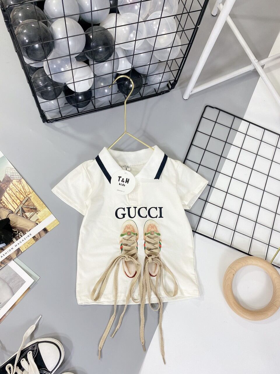 Áo thun bé gái GUCCI kiểu đôi giày