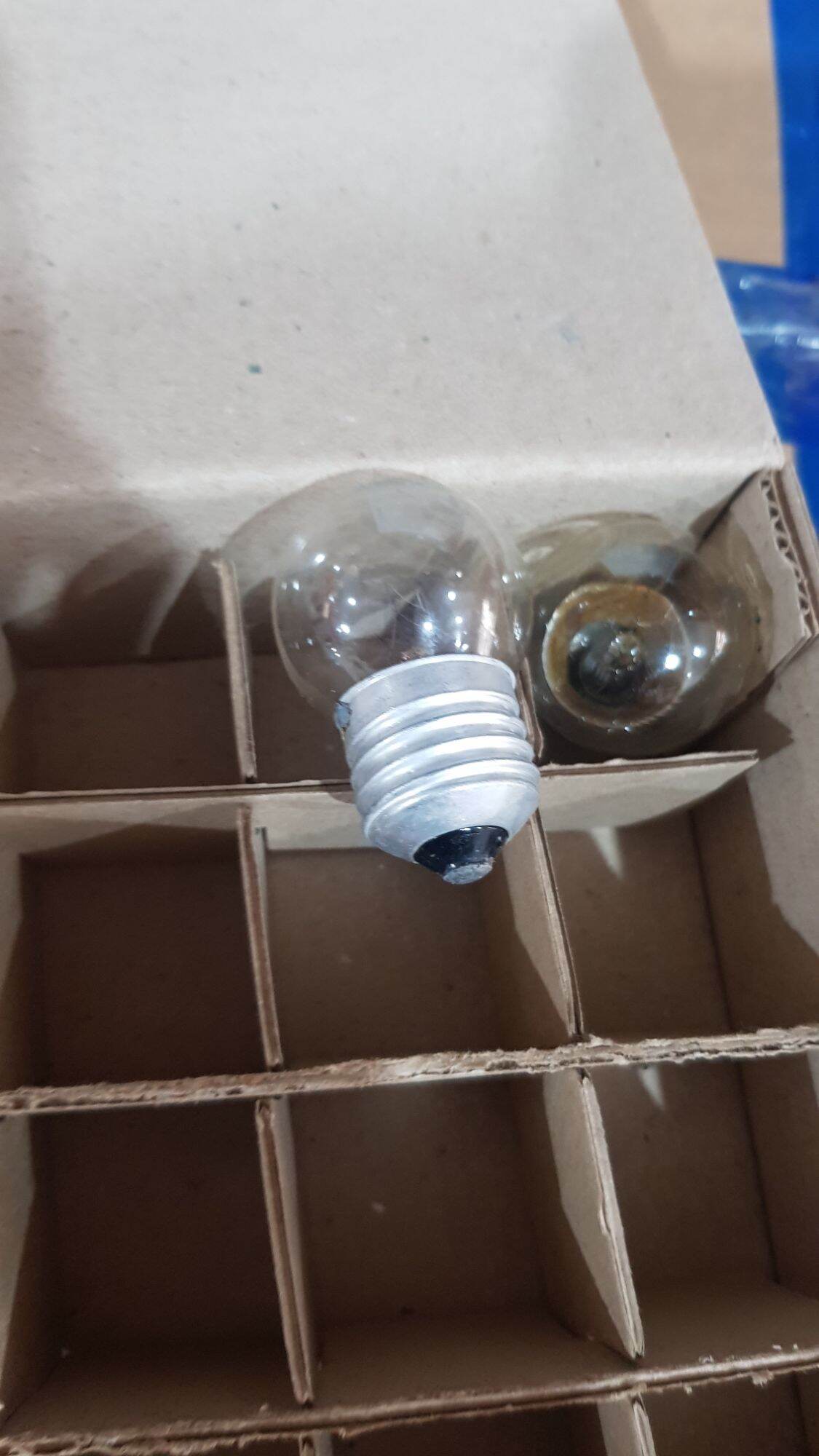 Hôp 25c bóng đèn sợi đốt 5w đui E27 Hòa Thái