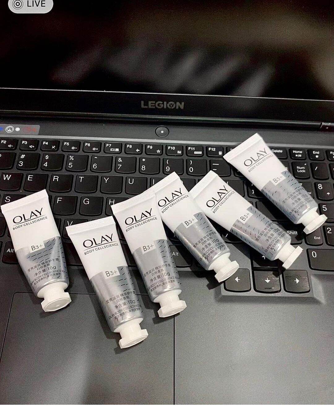 Kem dưỡng trắng da tay Olay B3+ vitamin C (Niacinamide) tuýt 10ml