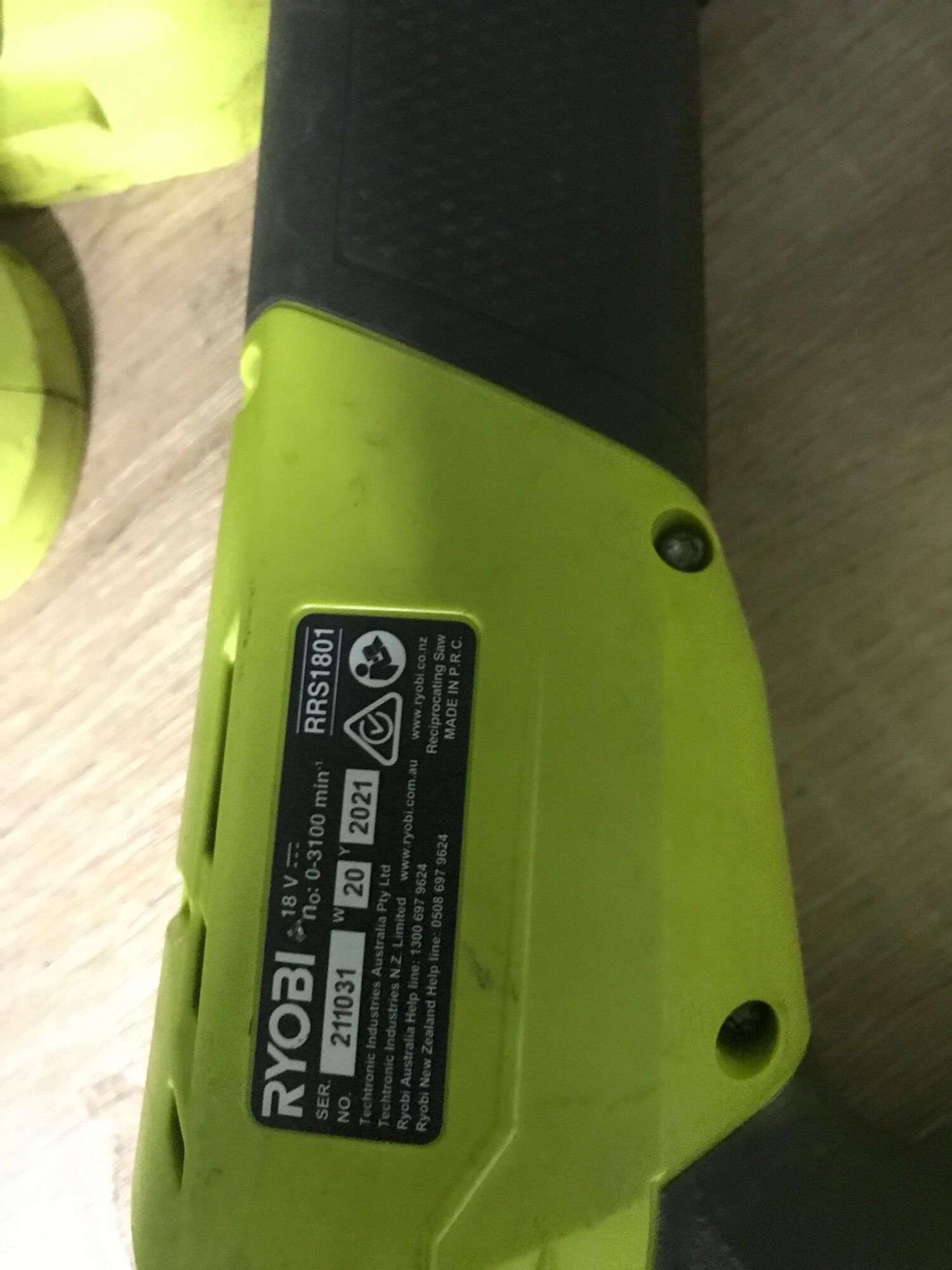 Cưa kiếm pin 18v Ryobi RRS1810