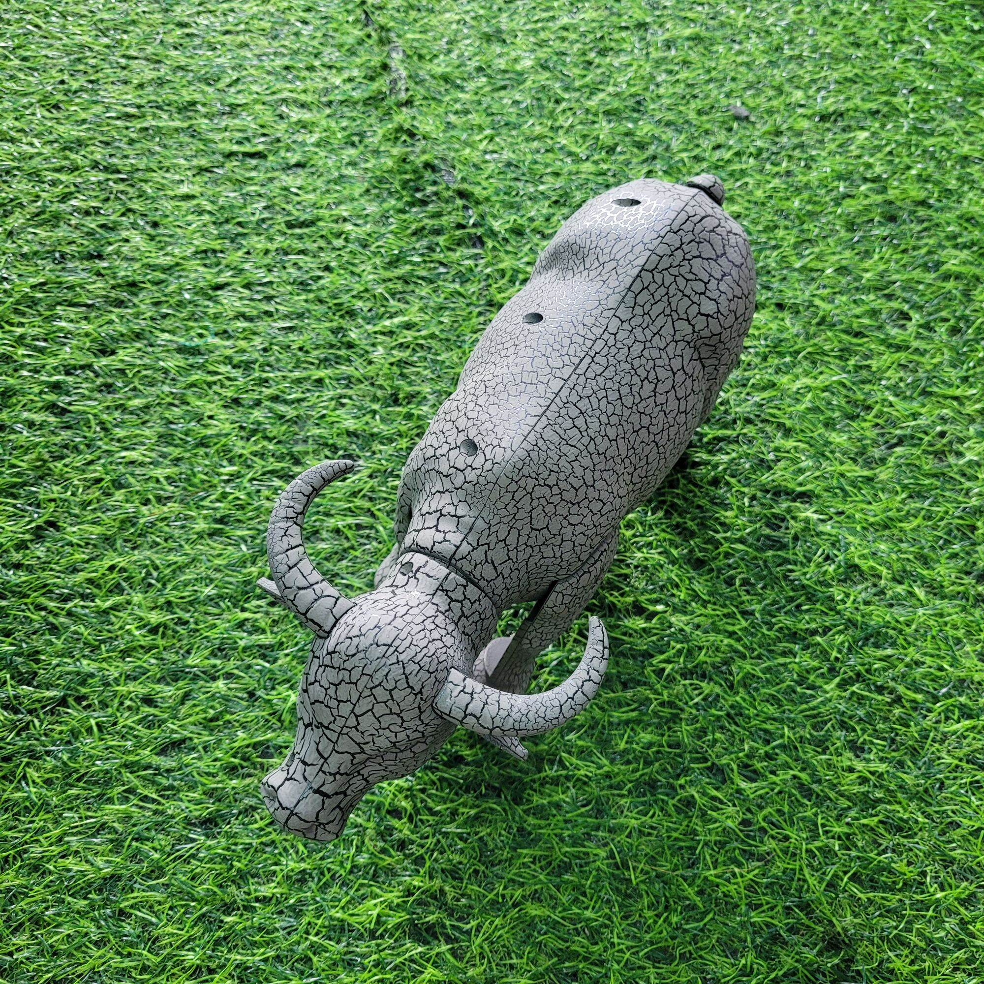 Con Trâu Nước Đồ Chơi | Mắt Đỏ Ngầu