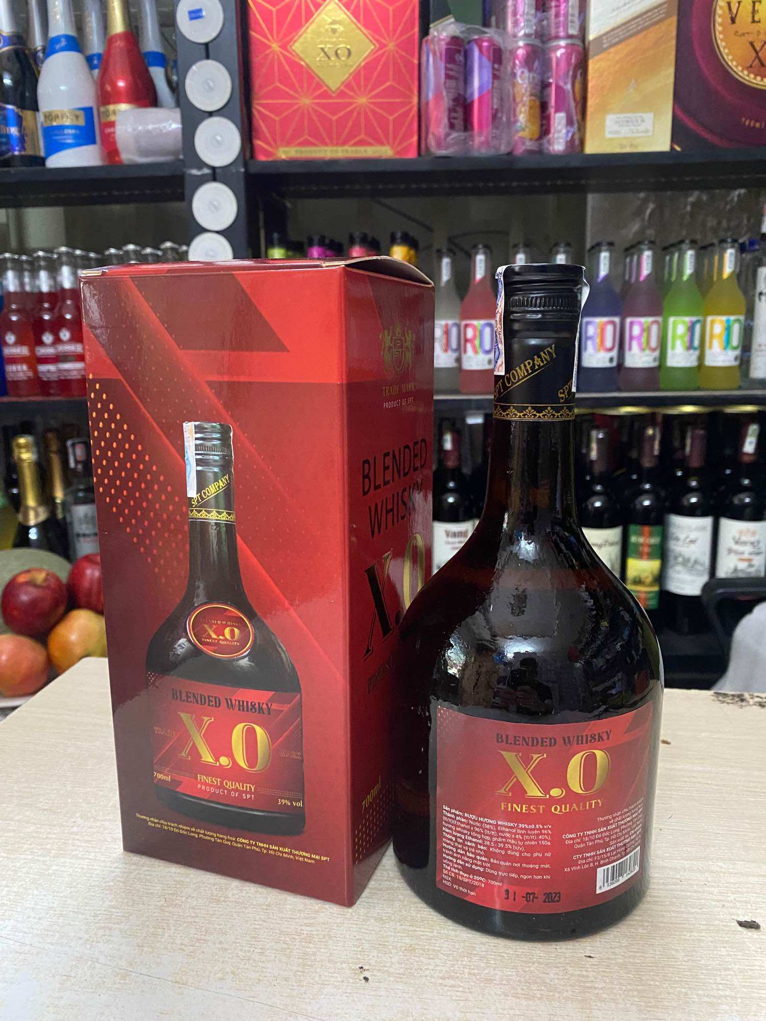 Ruou BLENDED WHISKY XO VIỆT NAM 39% 700ml