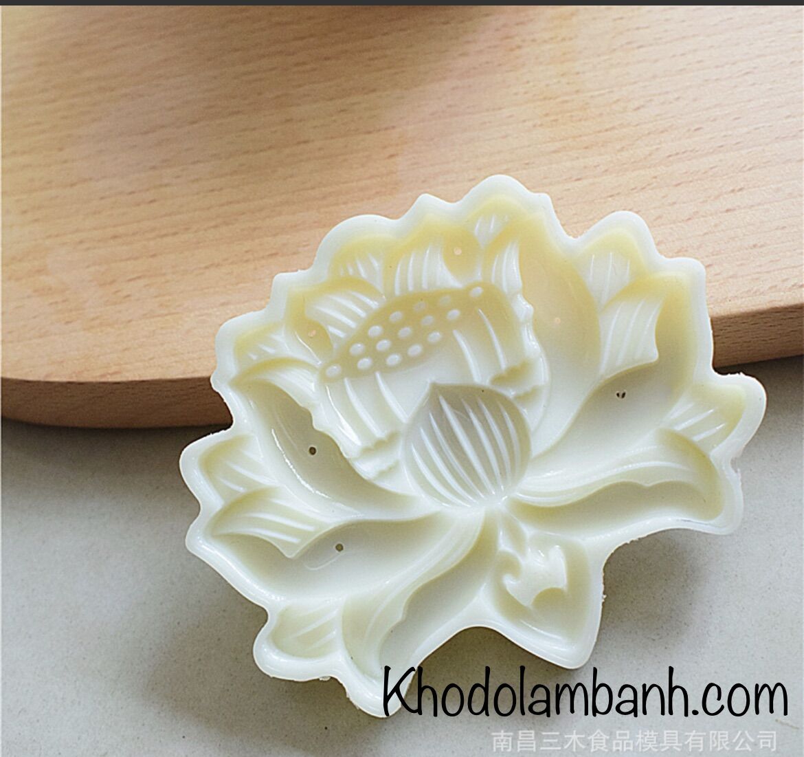 Khuôn trung thu sen 150g
