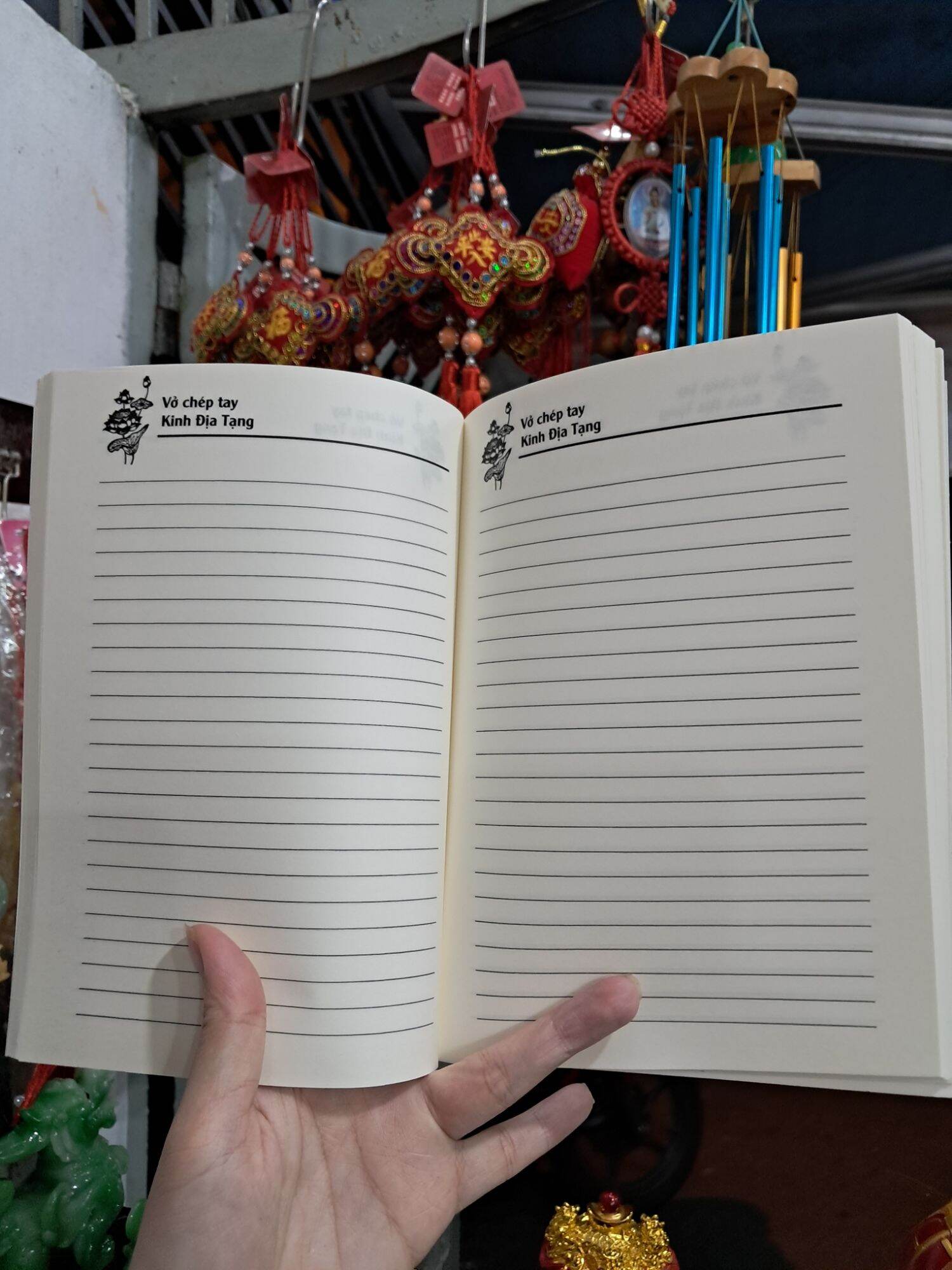 Vở Chép Kinh Địa Tạng