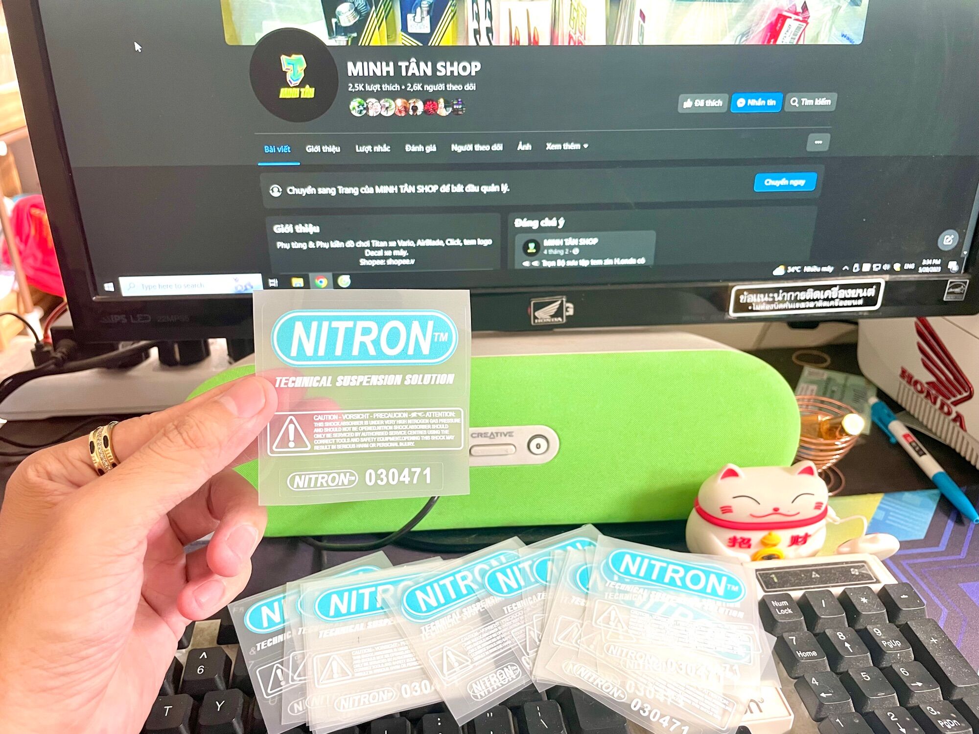 Tem dán phuộc Nitron xanh loại lớn. Tem in UV nổi. Sắc nét