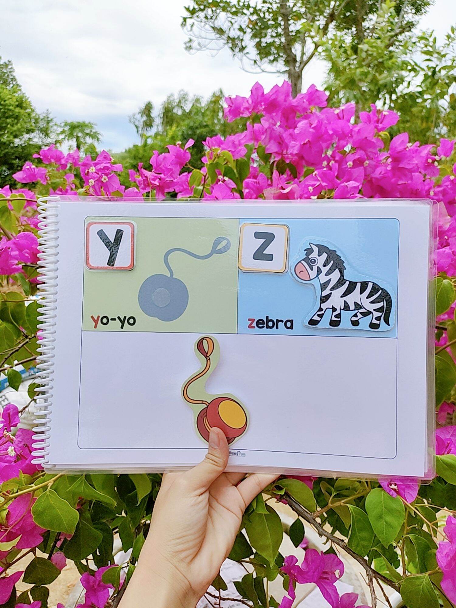Học liệu bóc dán bảng chữ cái tiếng anh